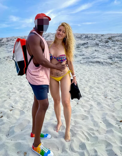 I love walking around with my lover in public humiliating my Cuck ♠️🤘