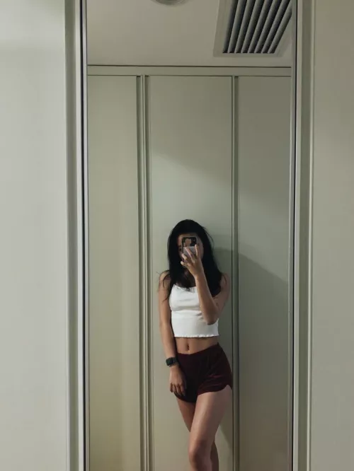 Sabrina Lam - petite body