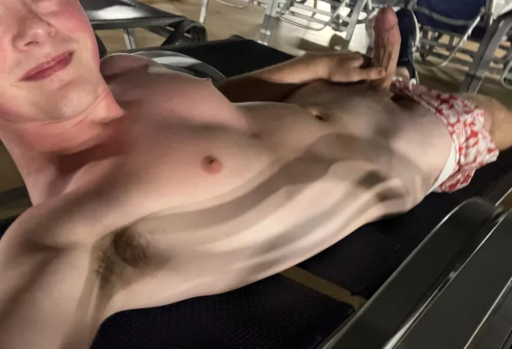 24 Texas, I pulled my cock out on my cruise. Pms open