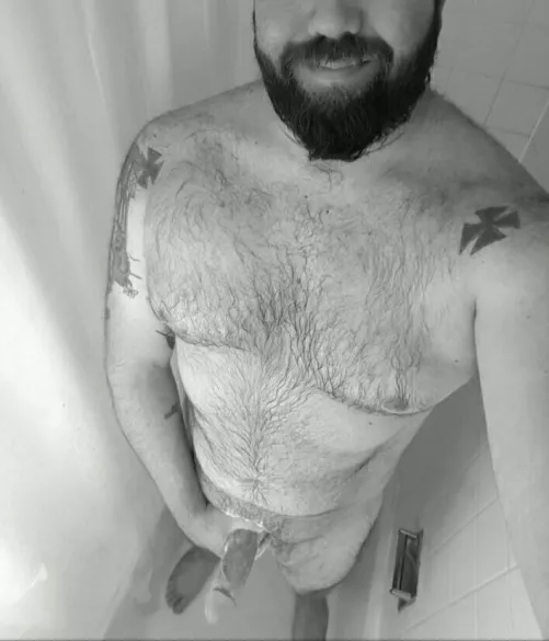 Anybody want to come get clean with me? Or do you prefer it dirty😏😈