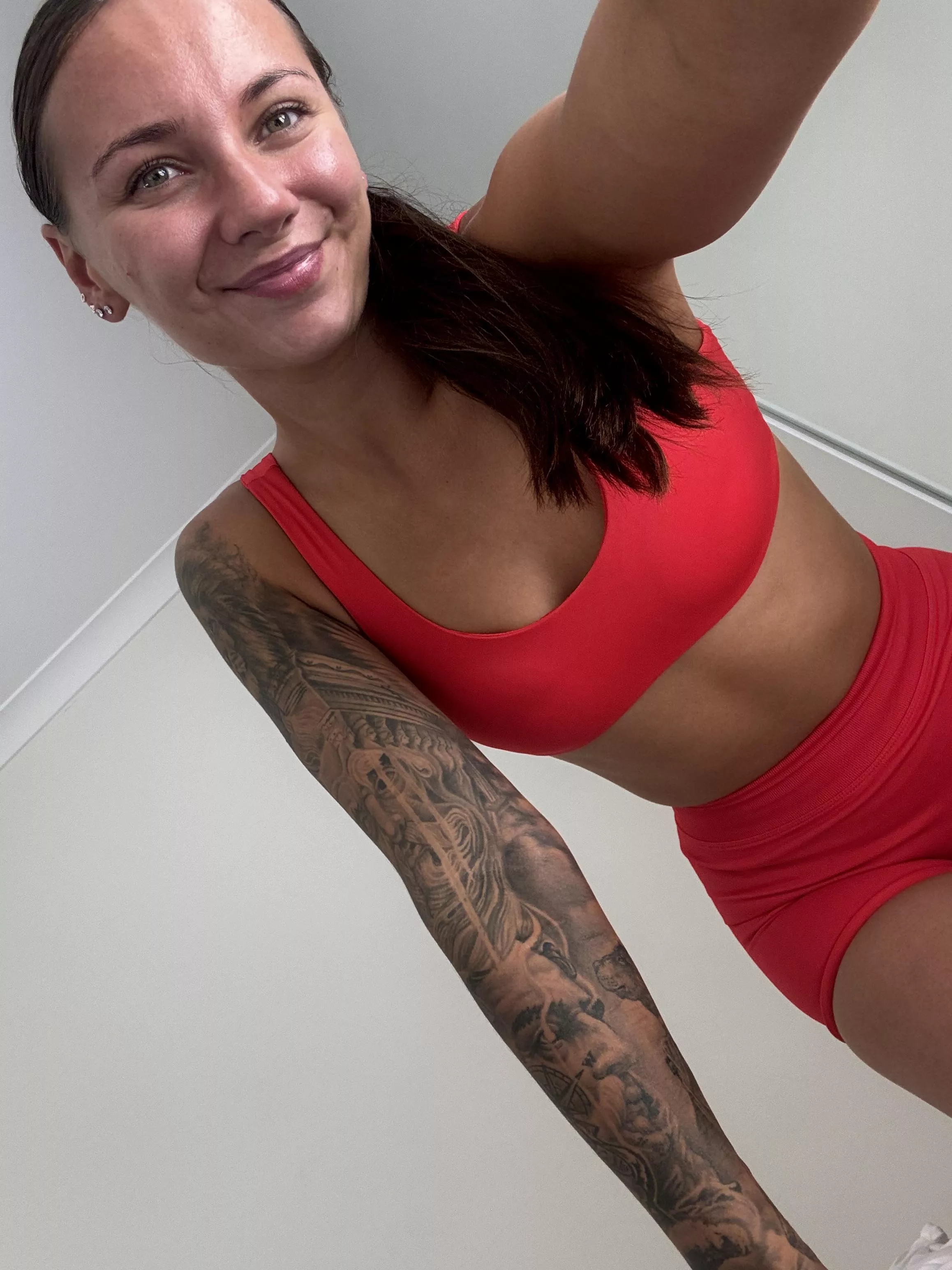 Are gym girls like me boner worthy