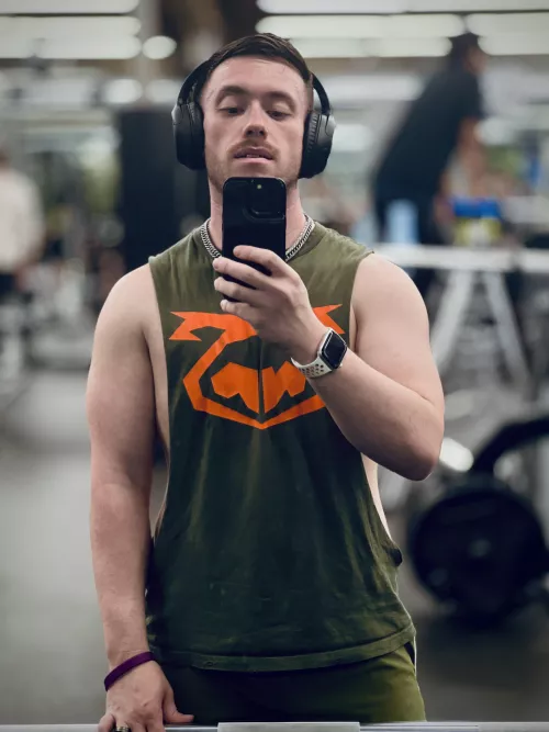 Body dysmorphia is a bitch, but sometimes she takes weekends off