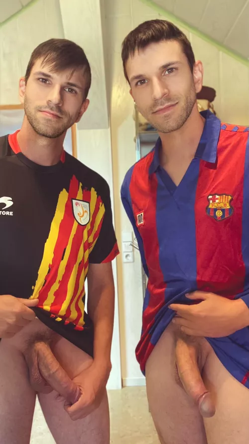 Ever fucked with twins? ⚽️