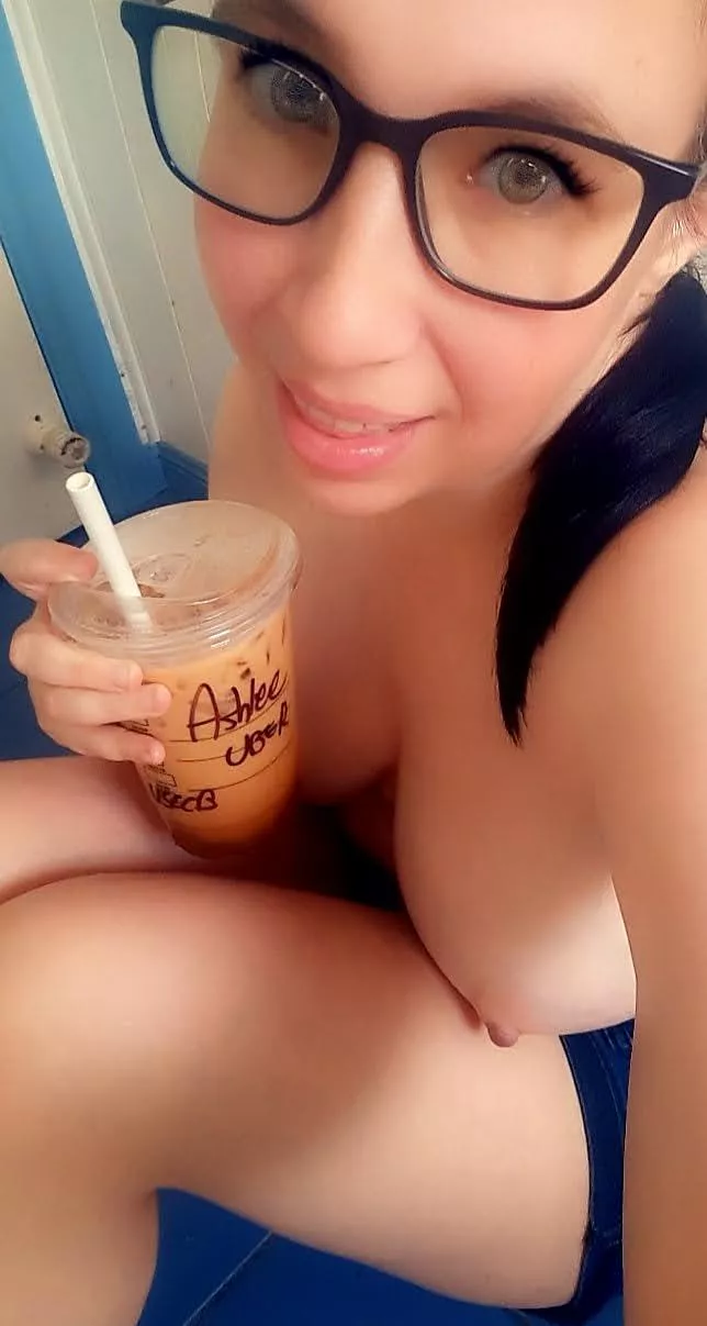 Good morning my sexy friends 😘 what shall we do today?