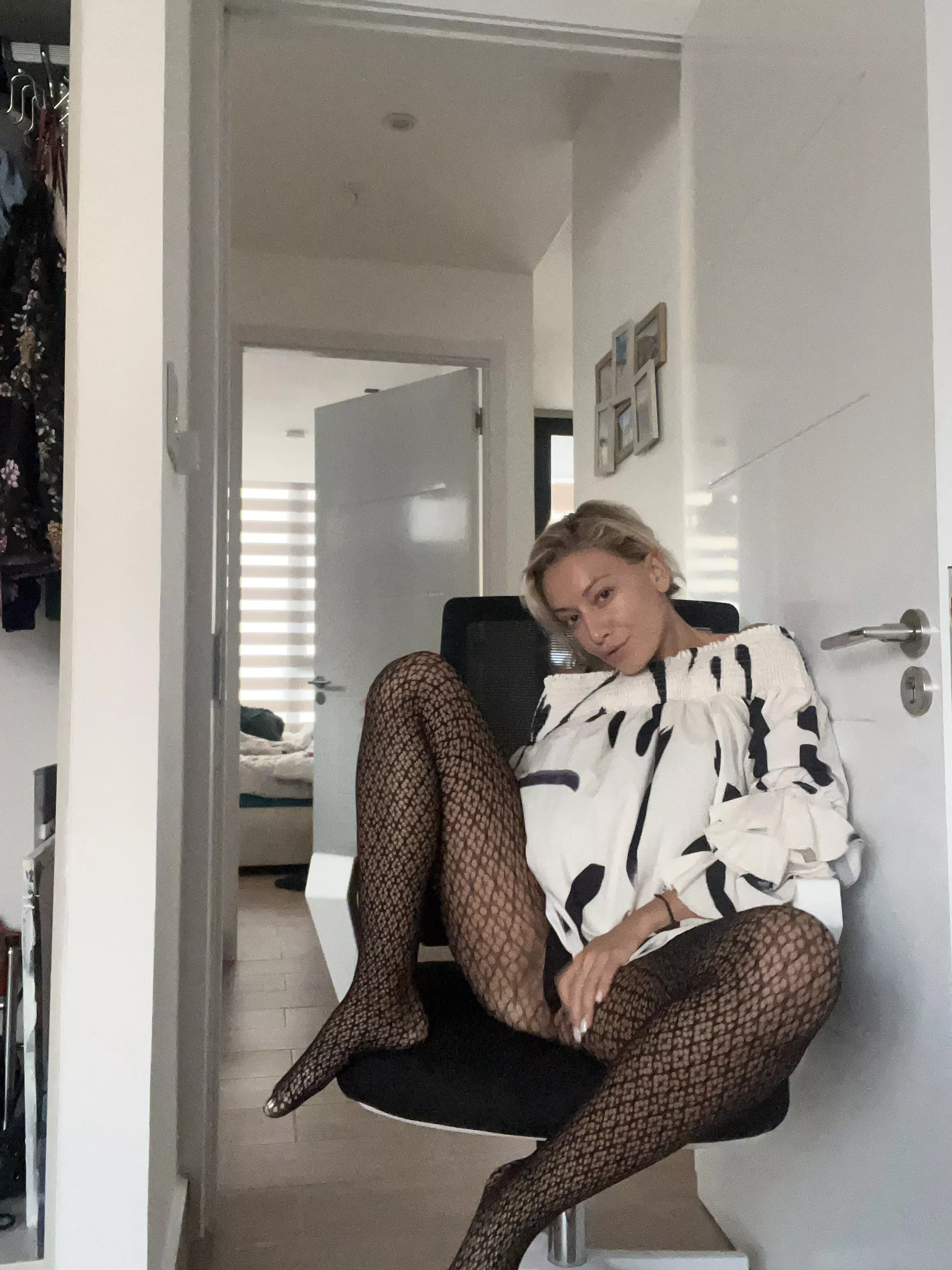 How would you react if you caught your boss like this?