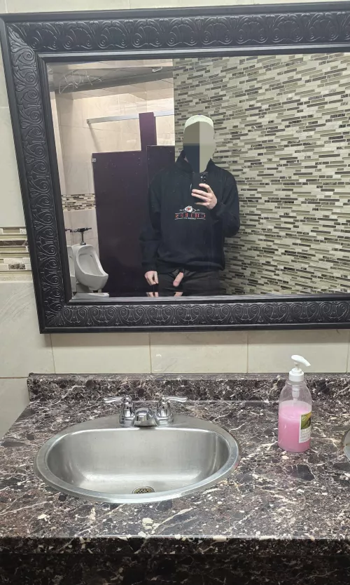 Some times you have to take your dick out in the restaurant bathroom 💦🍆