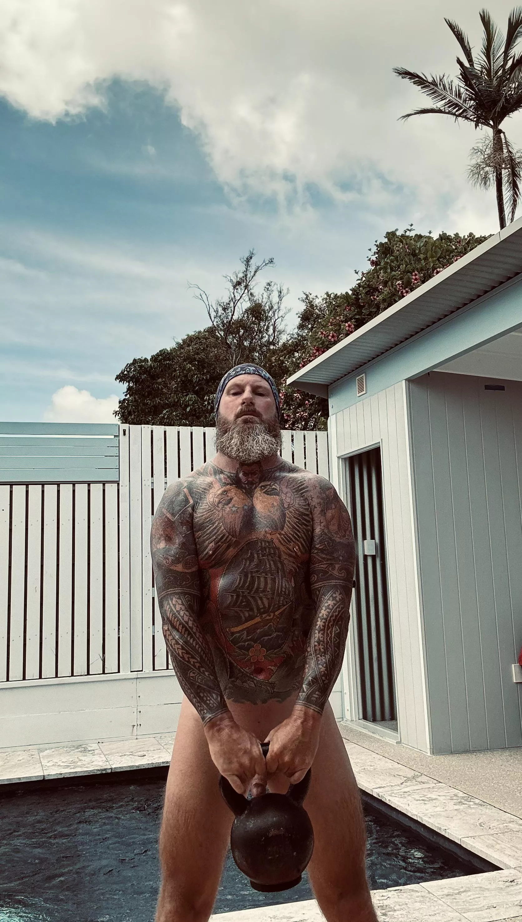 Who knows I might be your Neighbour, what’s your reason for needing to come over. Love creativity and unfulfilled fantasies .