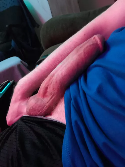 Who wants to play with my thick 8