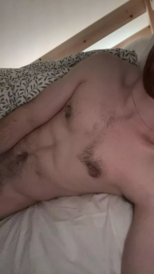 25 muscular short big balls looking for hung and hairy @b3anbean