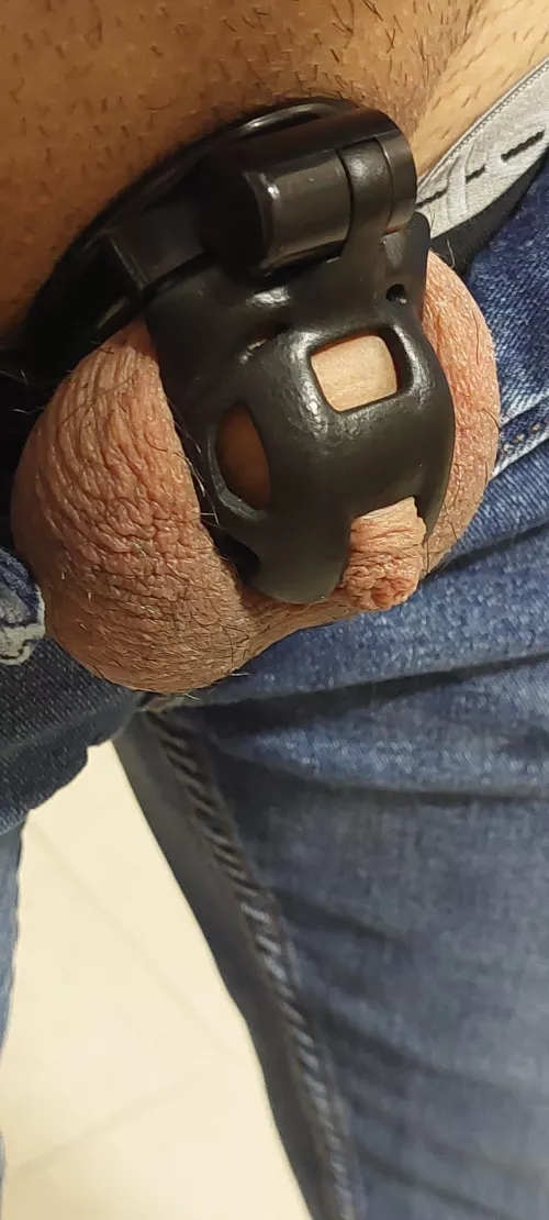 3 weeks... and my wife still don't decided until when!