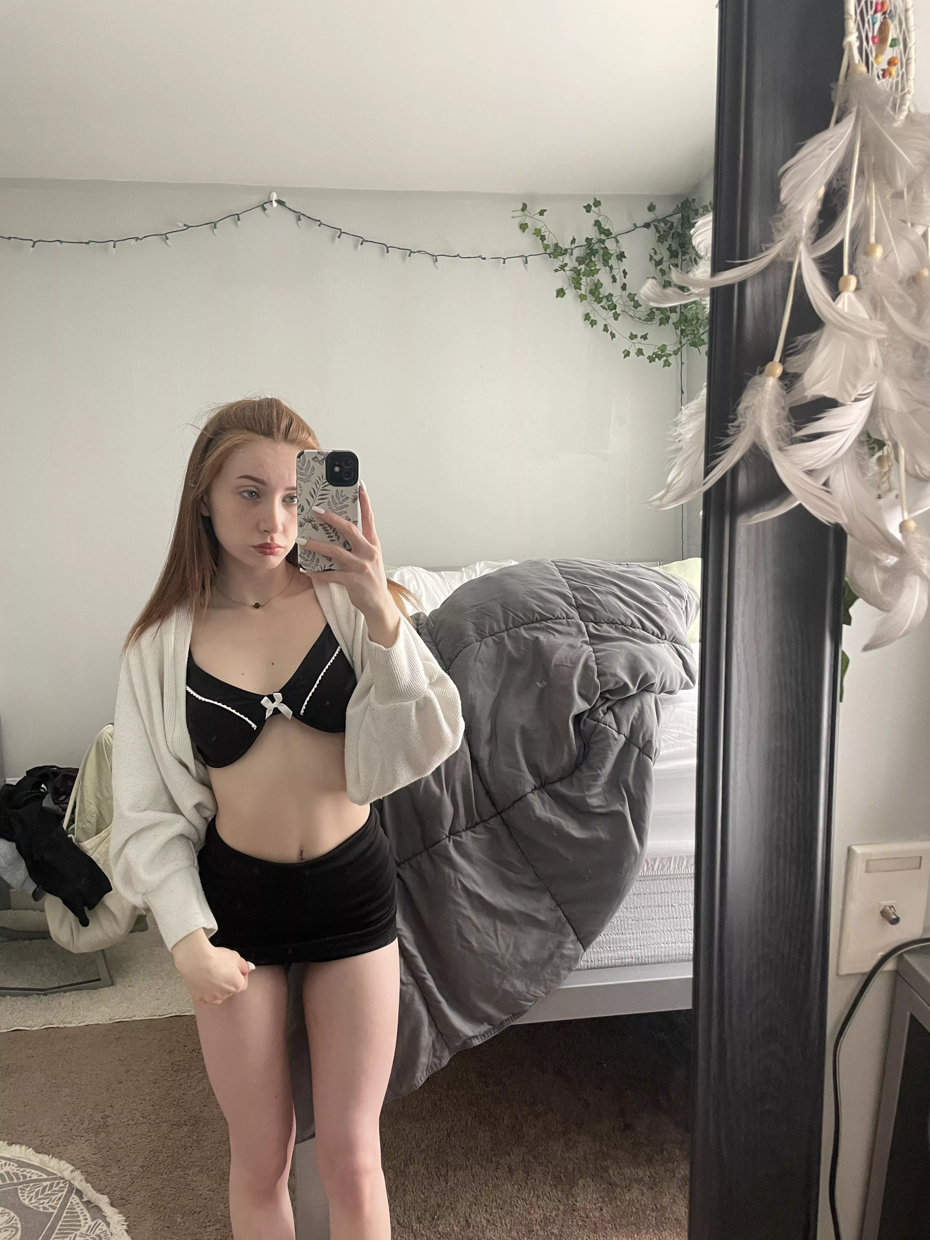 Are there any guys around here who love to suck tits