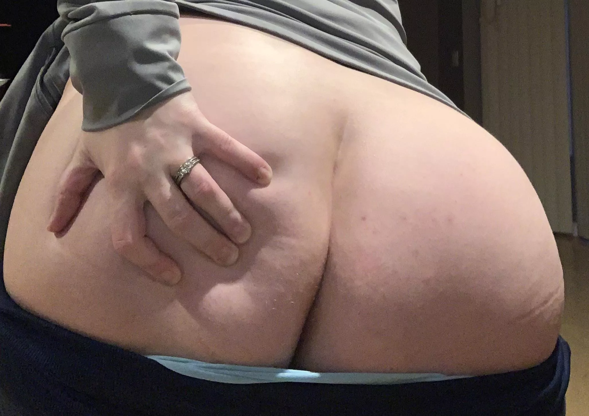 Grab this married ass 34(f)