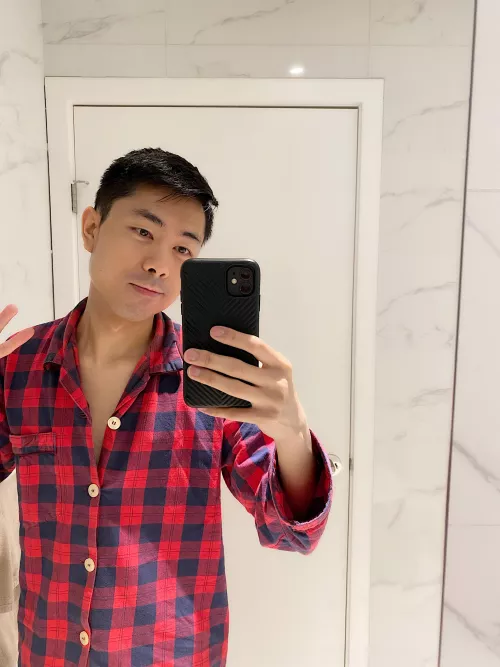 Happy Monday! Any Helldivers 2 or Fortnite players here?