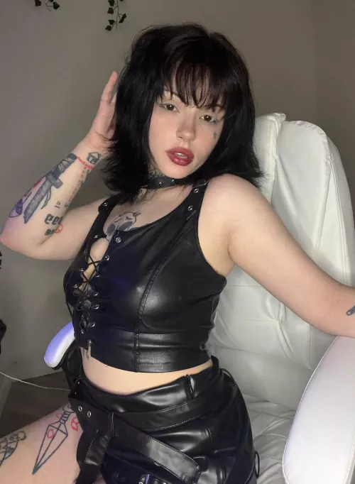 I want your hands to explore under my skirt