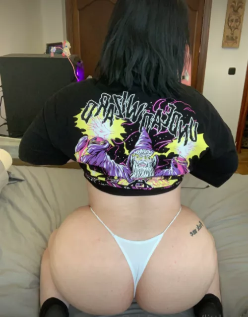 my boyfriend asked his best friend to take care of me while he was traveling. He took this picture of me before he fuck me to send it to my boyfriend. the night ended with him cumming 3 times on my body after fucking me in all my holes, his cock was so b