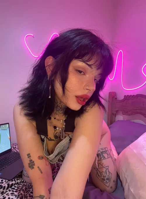 Slide it in my ass and make me scream like Maria Brink