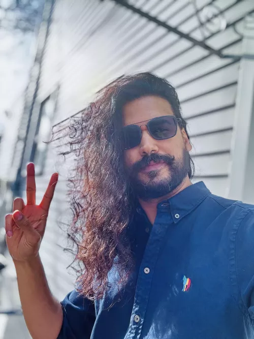 Stepped outside for some fresh air ✌🏽