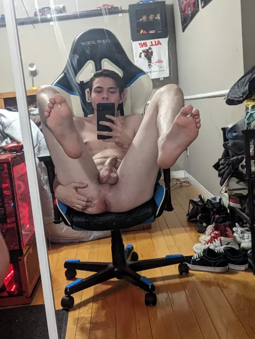 Would you like to receive nudes from me?