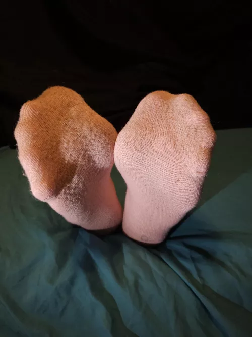 Check my profile for more of my smelly feet :)