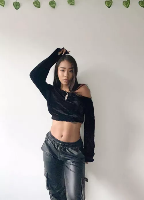 do i look sexy in croptops?