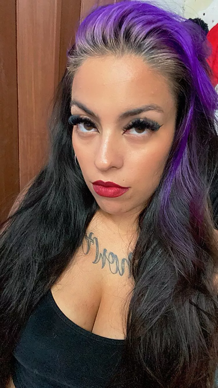 Haven't posted on Reddit for a while but here's pale me with my purple hair 💙