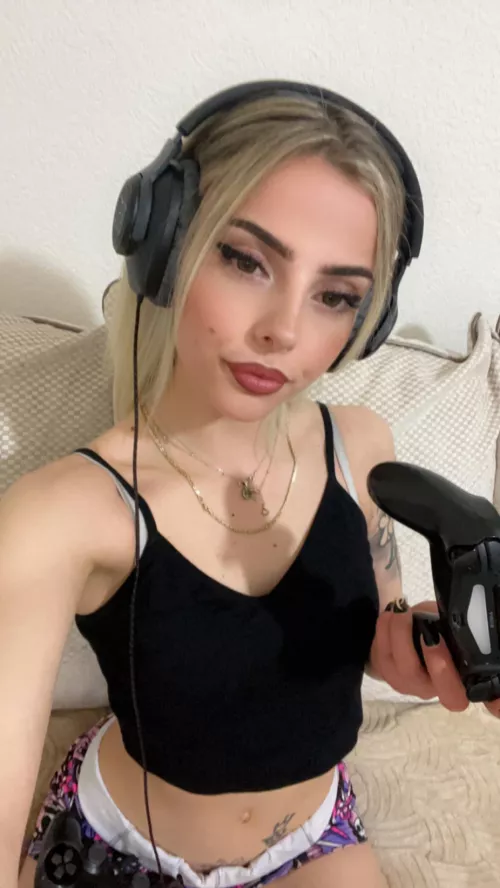 I want to play something with you!😈