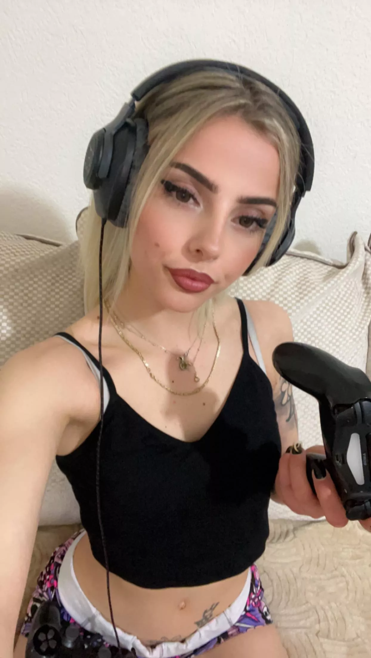 I want to play something with you!😈