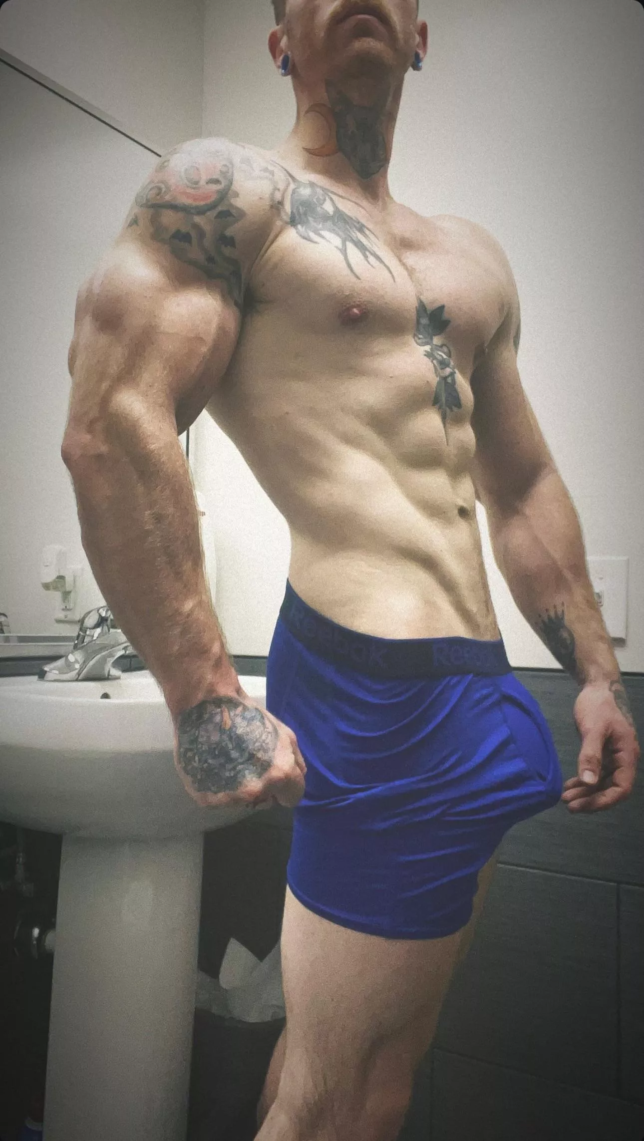 Make sure daddy’s bod is taken care of 😎💪🏼