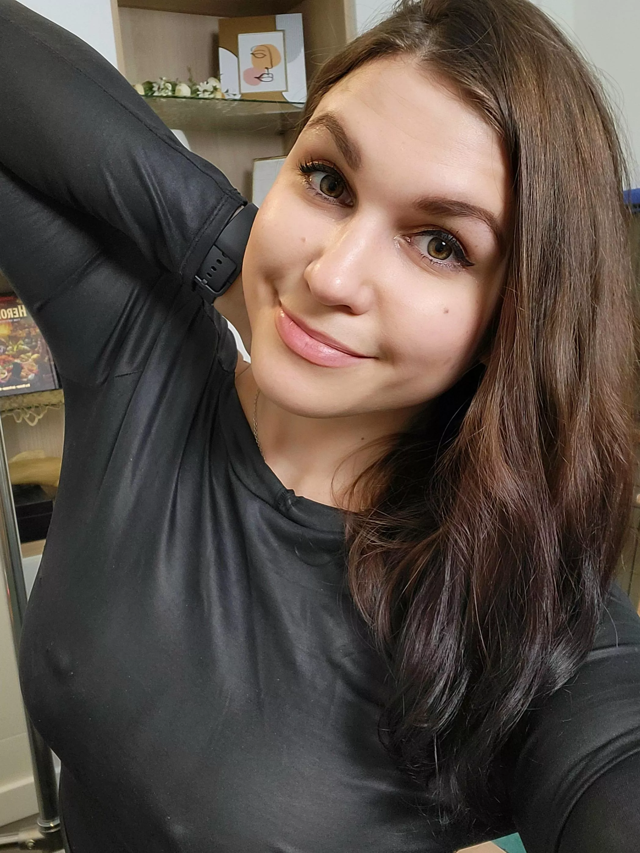 My wet pussy awaits for your attention 😛 look for me on @chaturbate [Tiny_hat] 