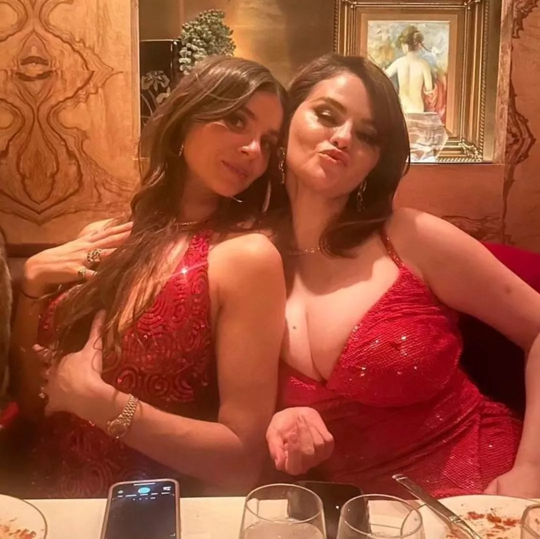 Selena Gomez and her growing boobs absolutely dominate