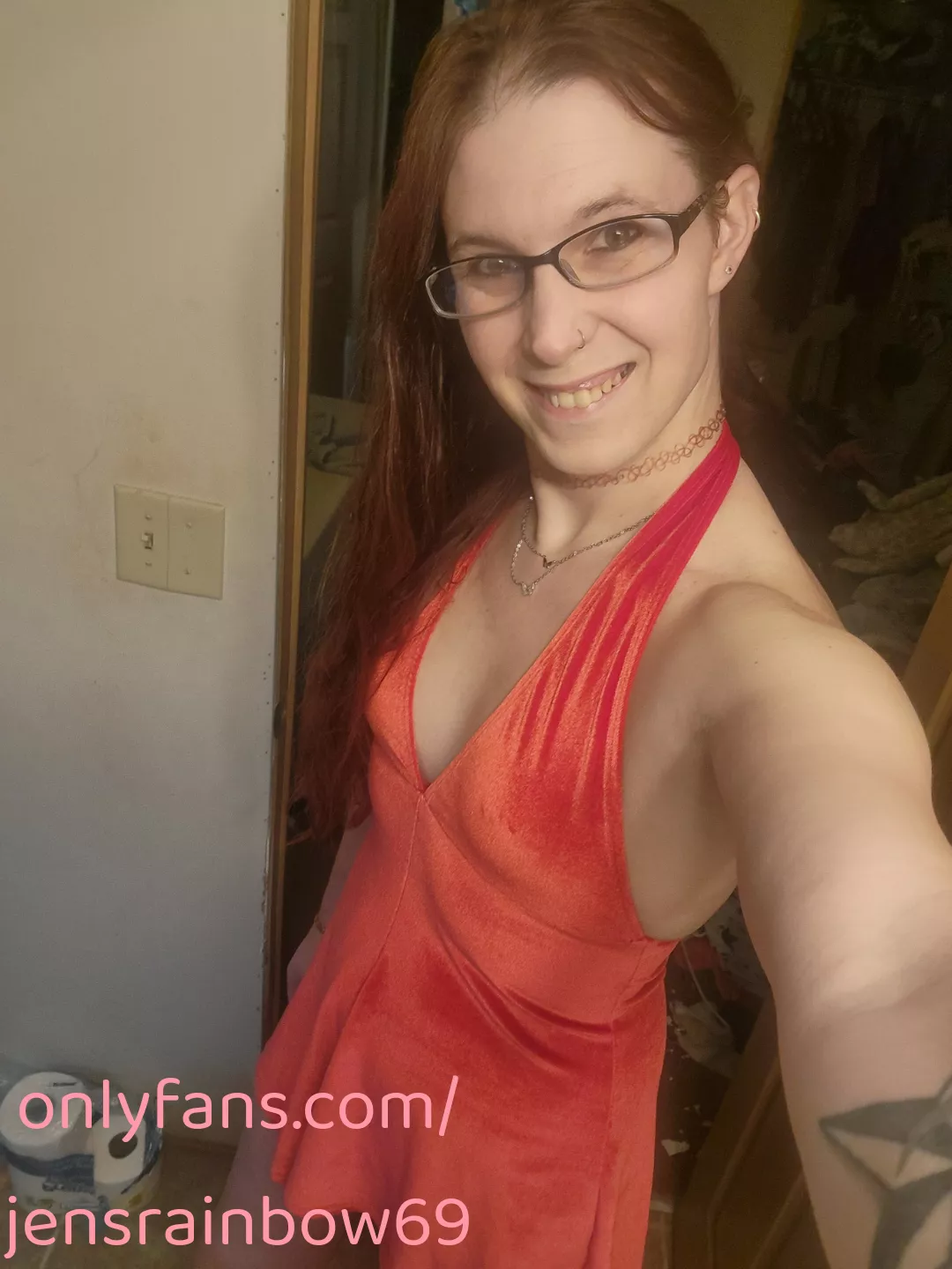 Can I send you nude pics? Let's chat!! 