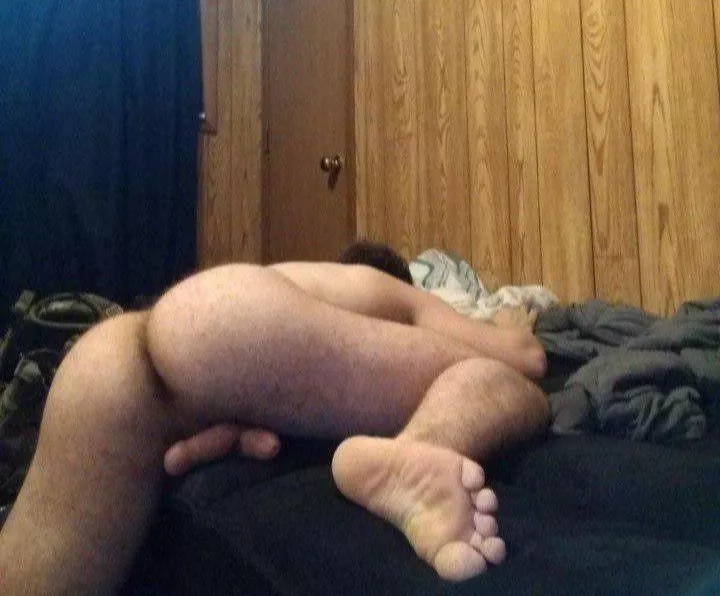 I don't feel attracted to guys, but other guys liking my butt gets me off. 