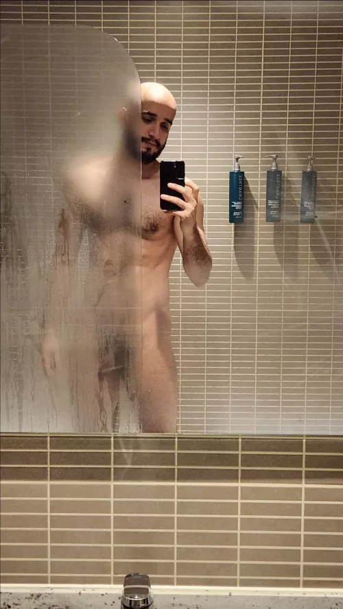 I'll be in my hotel room all alone tonight, come say goodnight! 