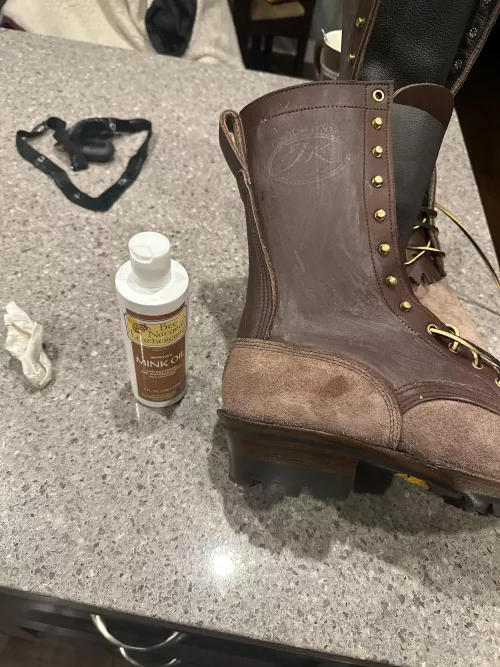 Mink oil stained new boots?