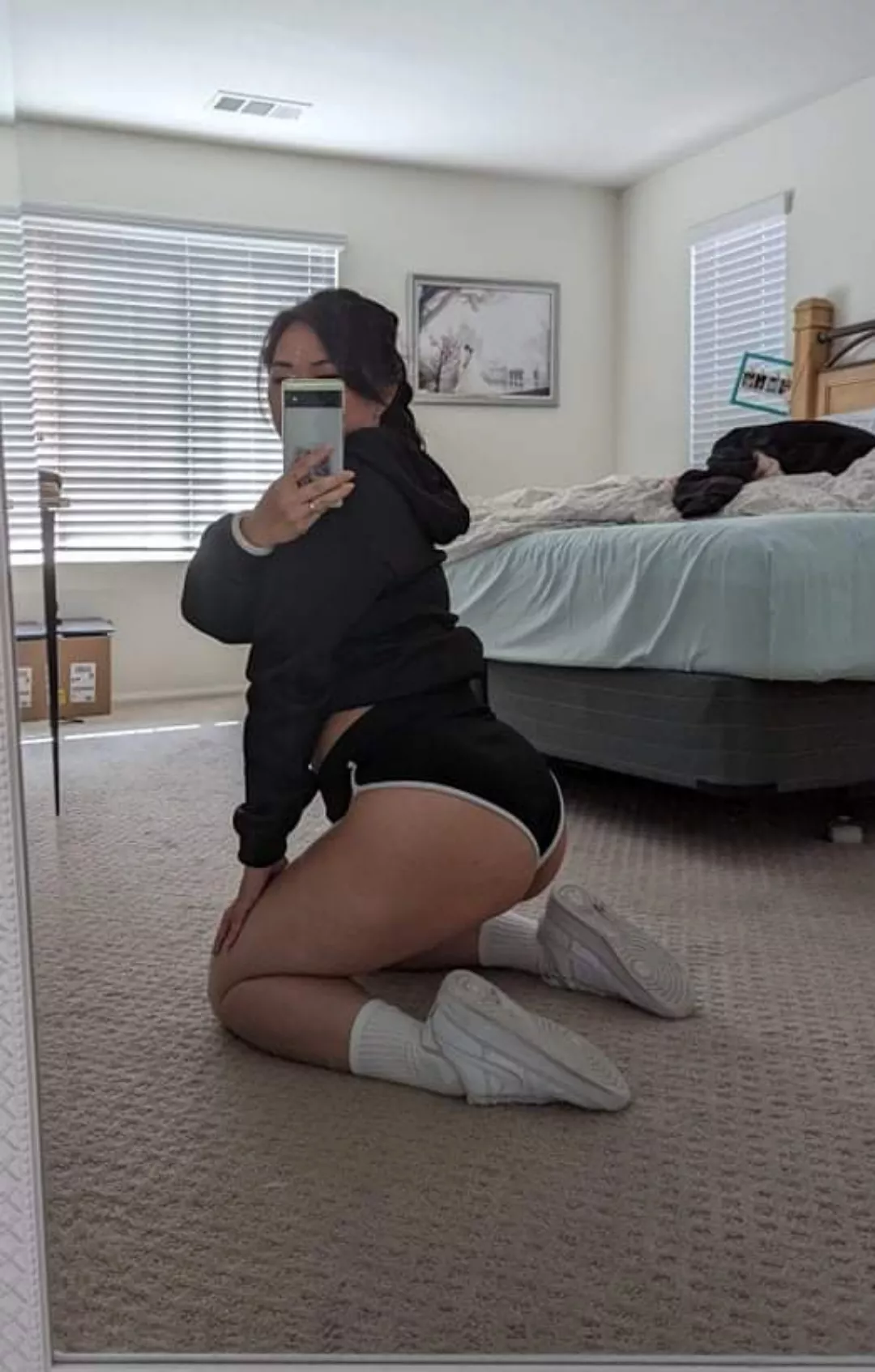 Posting on my favorite subs on my 🍰 day