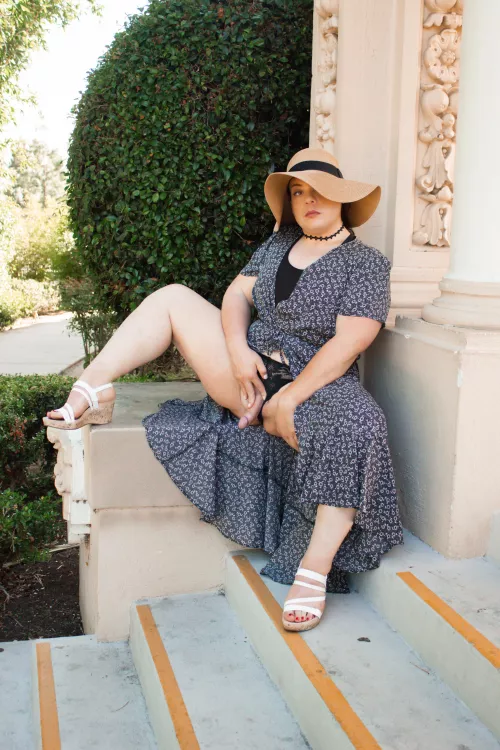 Saw a guy checking out my feet at the park, if only he'd stuck around a little longer 🤭