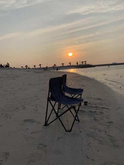 Soaking up the serenity of Mamzar Beach as the sun dips below the horizon. ✨ #evening #mamzarbeach #trendingnow #malayalamvibe #malayalamsong #vaikunneram