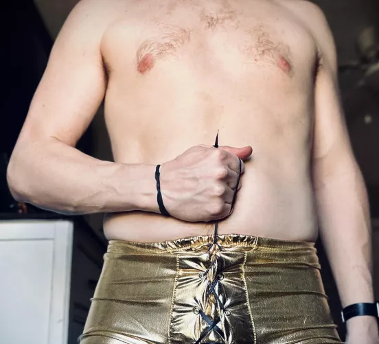 SOOO do you like my veiny arm😈