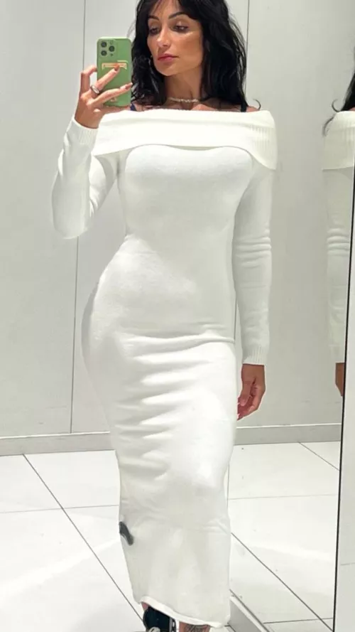 This dress perfectly accentuates all my strengths