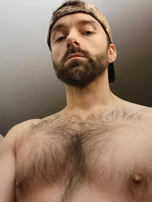 would u let me blow u even tho i have a beard? some say its scratchy :)