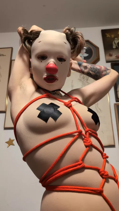 A pretty basic shibari self tie, but I really love this image!