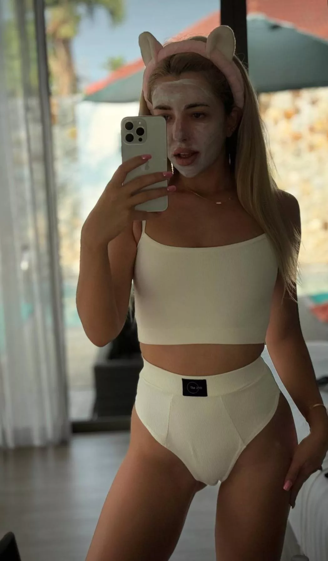 Absolutely natural selfie without photoshop or makeup