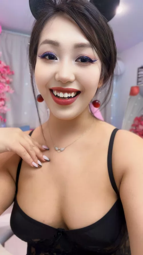 And they said that cats are difficult to train, but I am completely under your control.