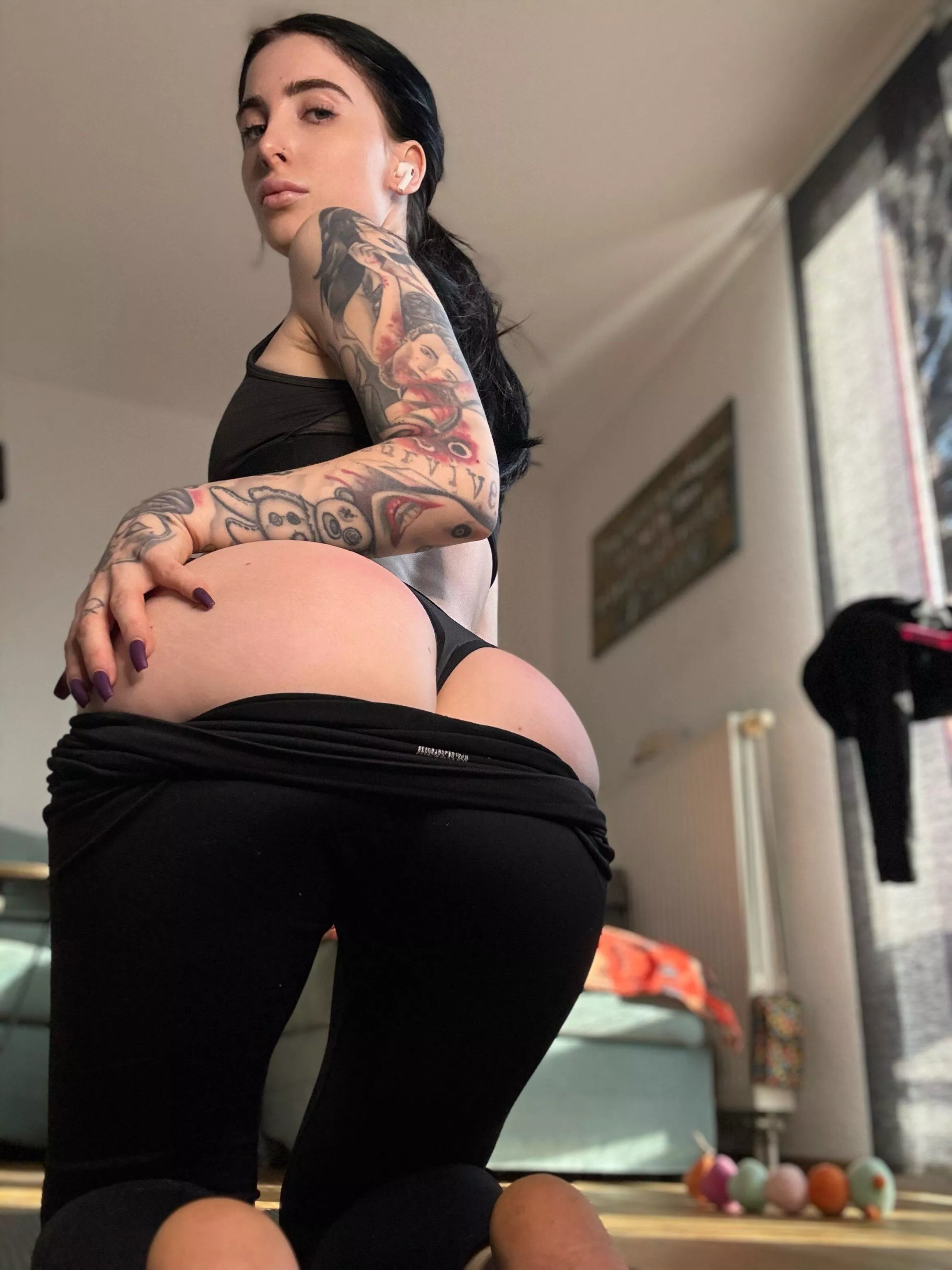 Can I please sit on your face?