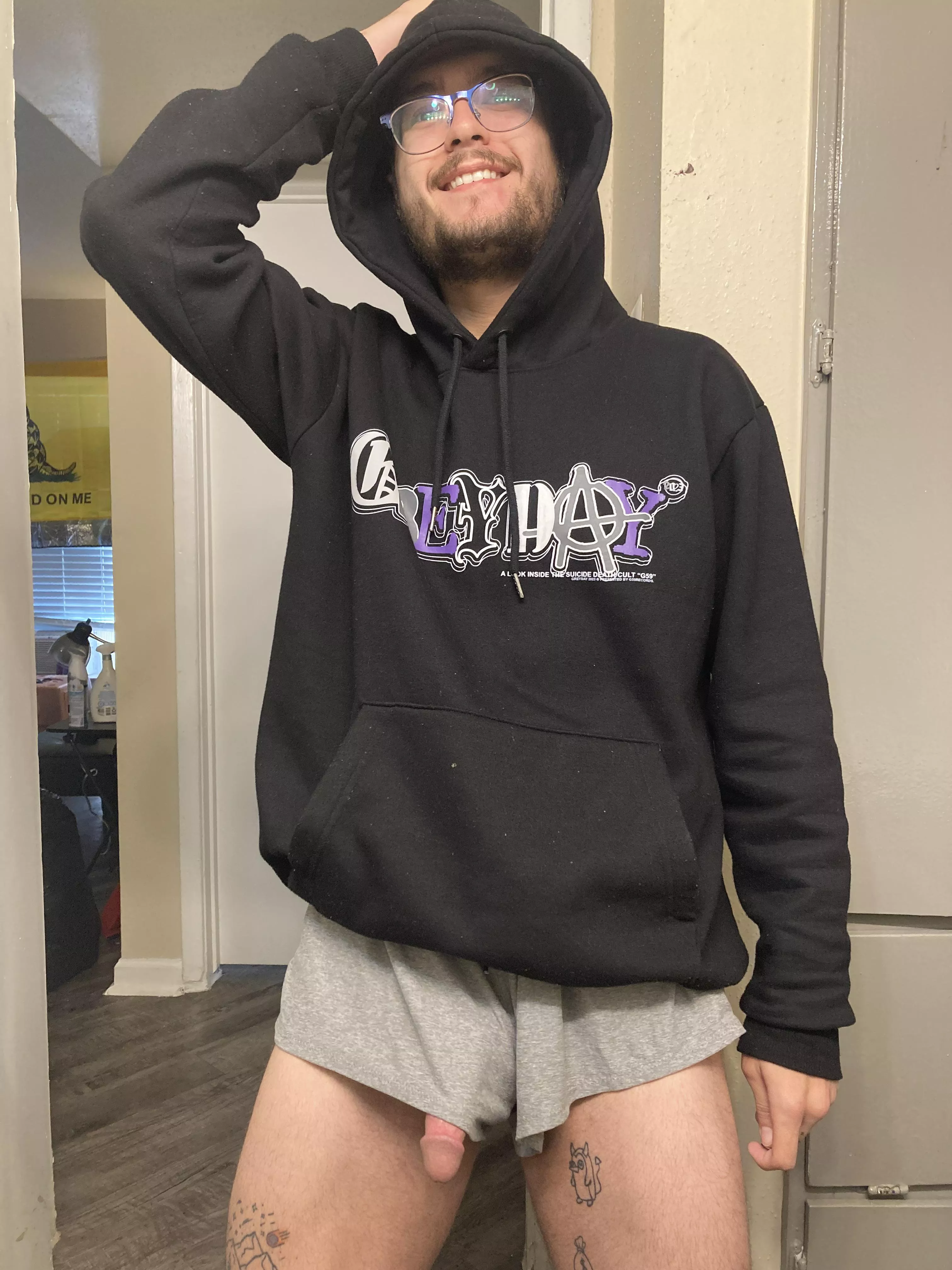 Dick out & I walk around like I don’t notice 🙈 [23]