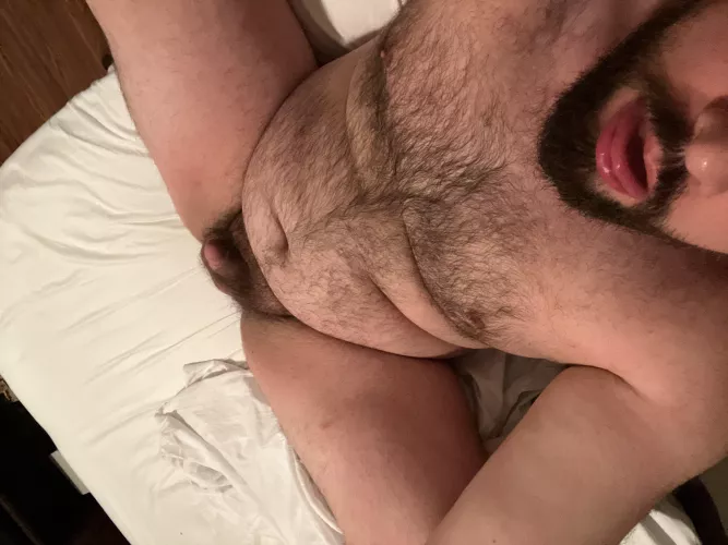 Need a bear bro to fill me up, any takers?