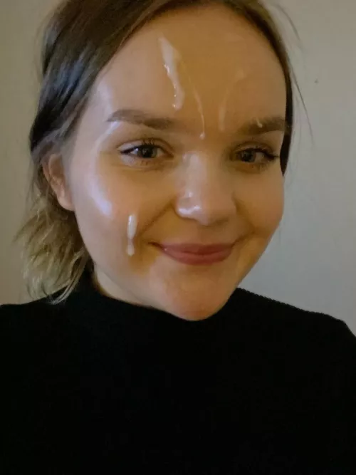 Quick facial before my meeting 🥰