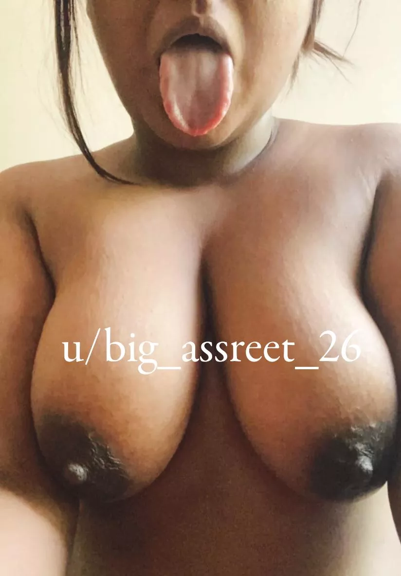 Rate my melons (.) (.) 😋