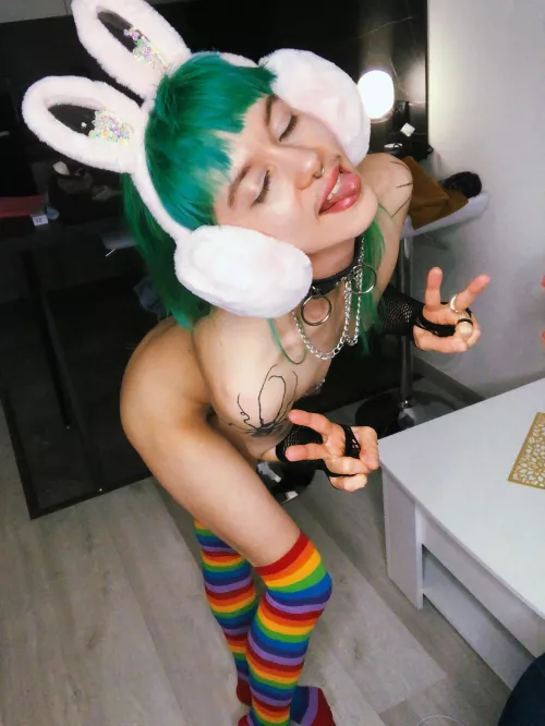 Wanna play with this cute bunny?