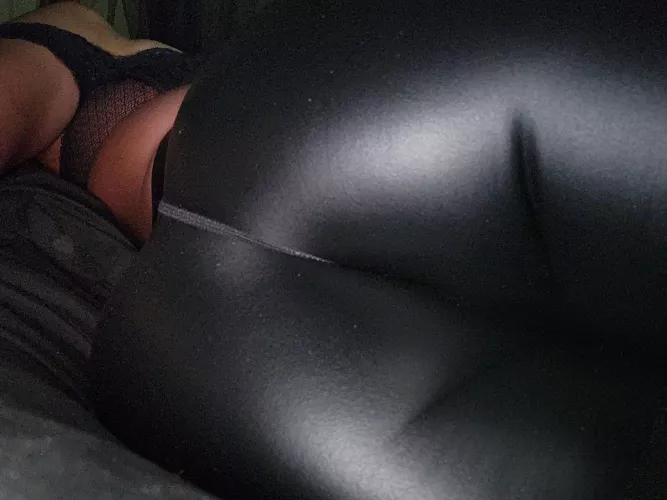 Did you get lured in by a succubus with a heart shaped ass? Guess you're mine now 